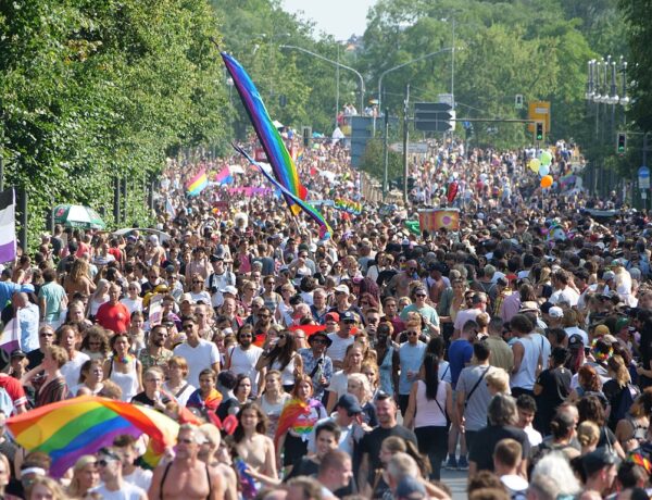 Berlim em Julho: O tradicional Christopher Street Day Berlin (Foto: 2019 / Wikimedia)