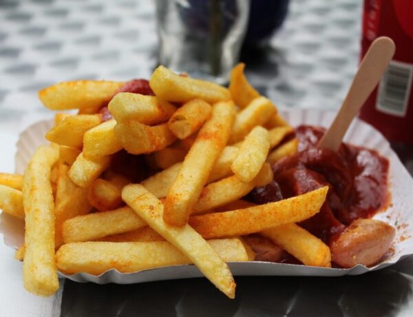 Currywurst: salsicha típica de Berlim