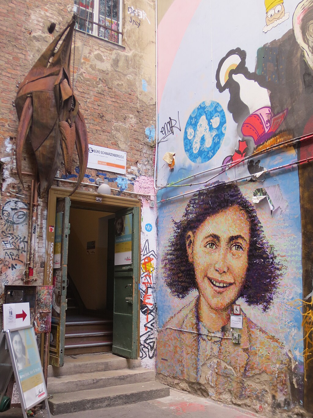 Haus Schwarzenberg: Galeria de Arte em Berlim - Foto de Gabriele Herta Maria no WikimediaCommons