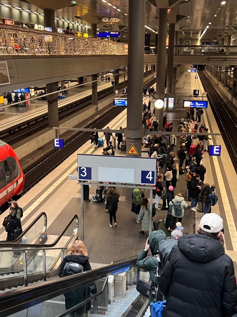 Hauptbahnhof: A Estação de Trem Berlim (HBF Berlin) - Foto de arquivo pessoal