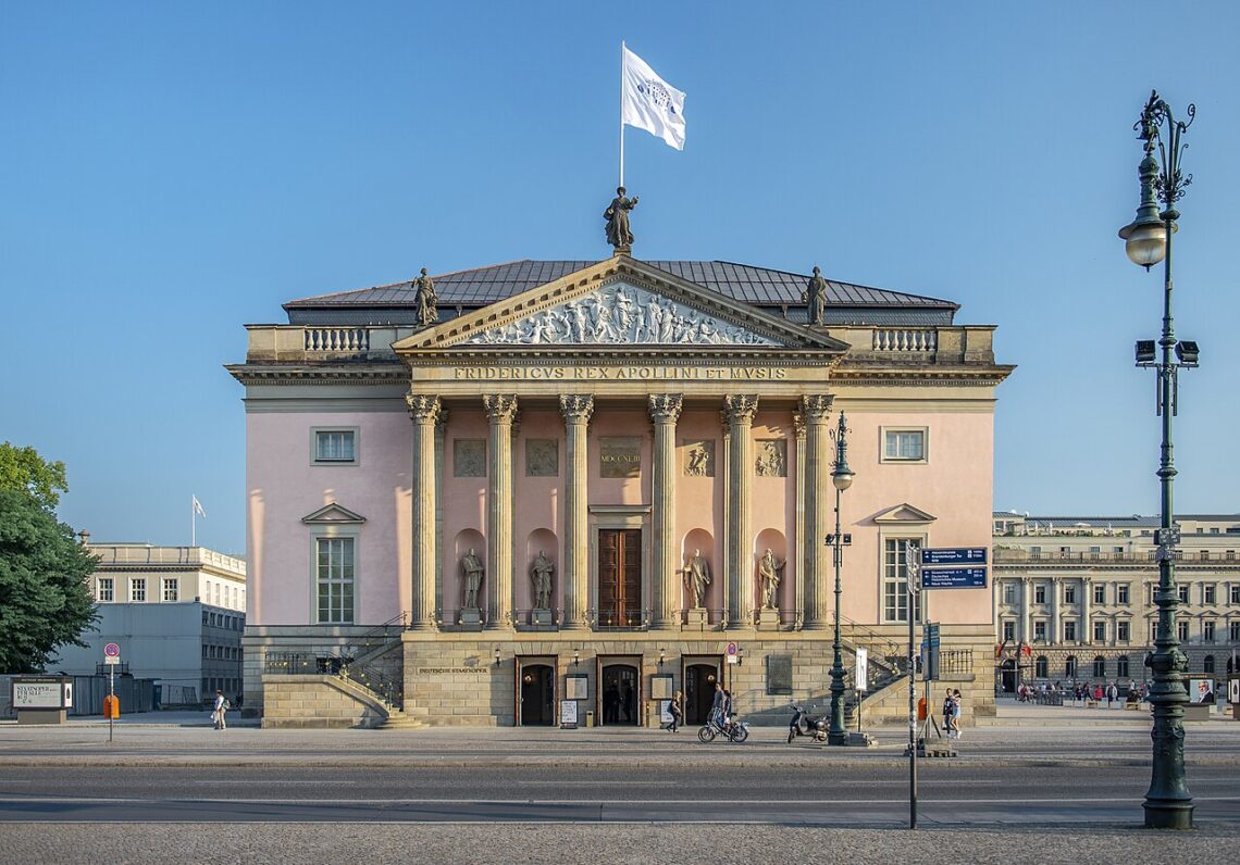 Ópera Estatal de Berlim: O Grande Palco da Música Clássica Alemã - Marek Śliwecki, CC BY-SA 4.0
